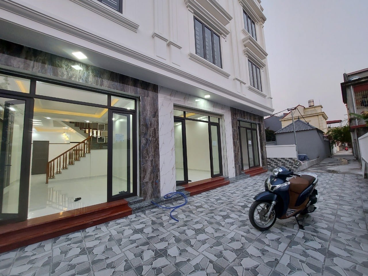 Bán nhà Thiên Lôi, diện tích 54m 3 tầng GIÁ 2.25 tỉ đẹp, gần AEON Mall