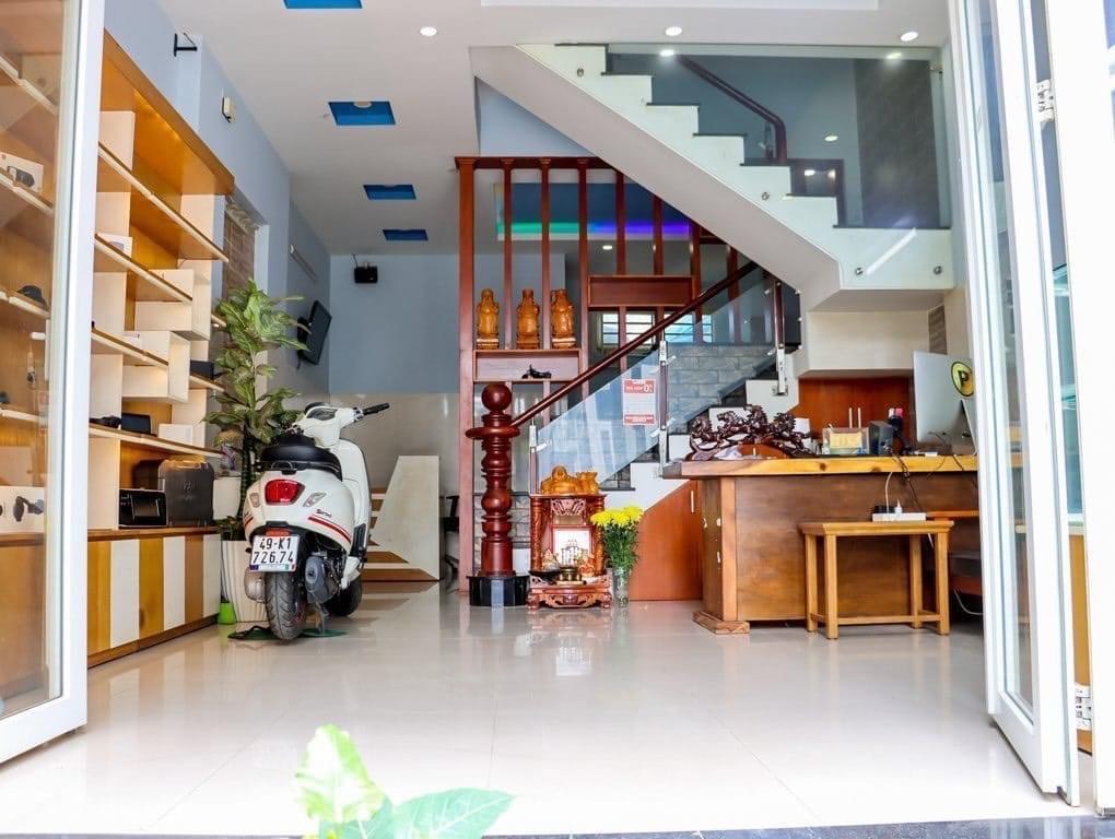 Bán Nhà HXH, Phạm Văn Đồng, Hiệp Bình Chánh Thủ Đức, HXH, DT 75M2, 3 Tầng, Chỉ Với 6 Tỷ, SHR chính chủ Ngay Giga Mall