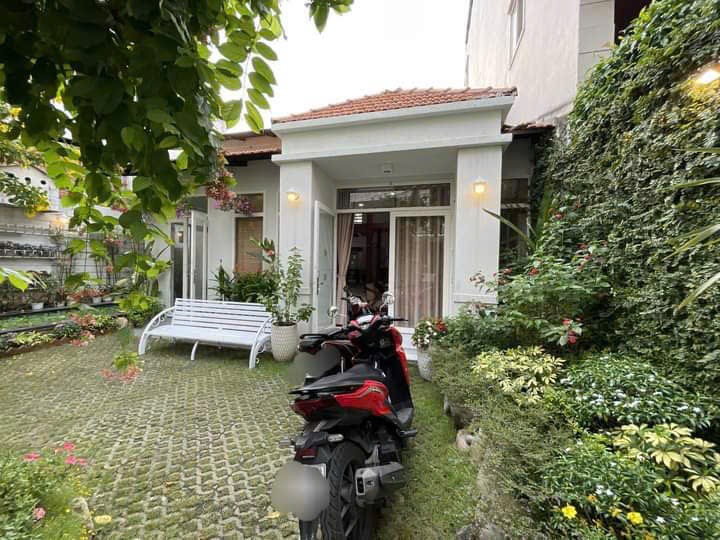 BIỆT THỰ KIỀU ĐÀM ĐẸP LUNG LINH HƠN 200M2, ĐƯỜNG 8M 793 TRẦN XUÂN SOẠN, P.TÂN HƯNG