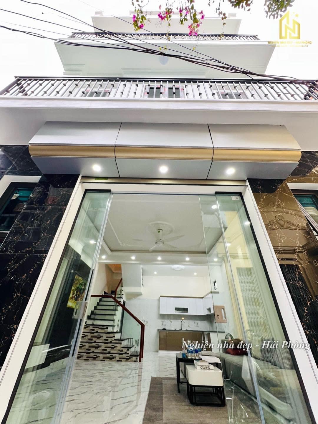 Bán nhà ngõ 46 Lạch Tray, diện tích 45m 3 tầng GIÁ 2.58 tỉ, dân xây độc lập