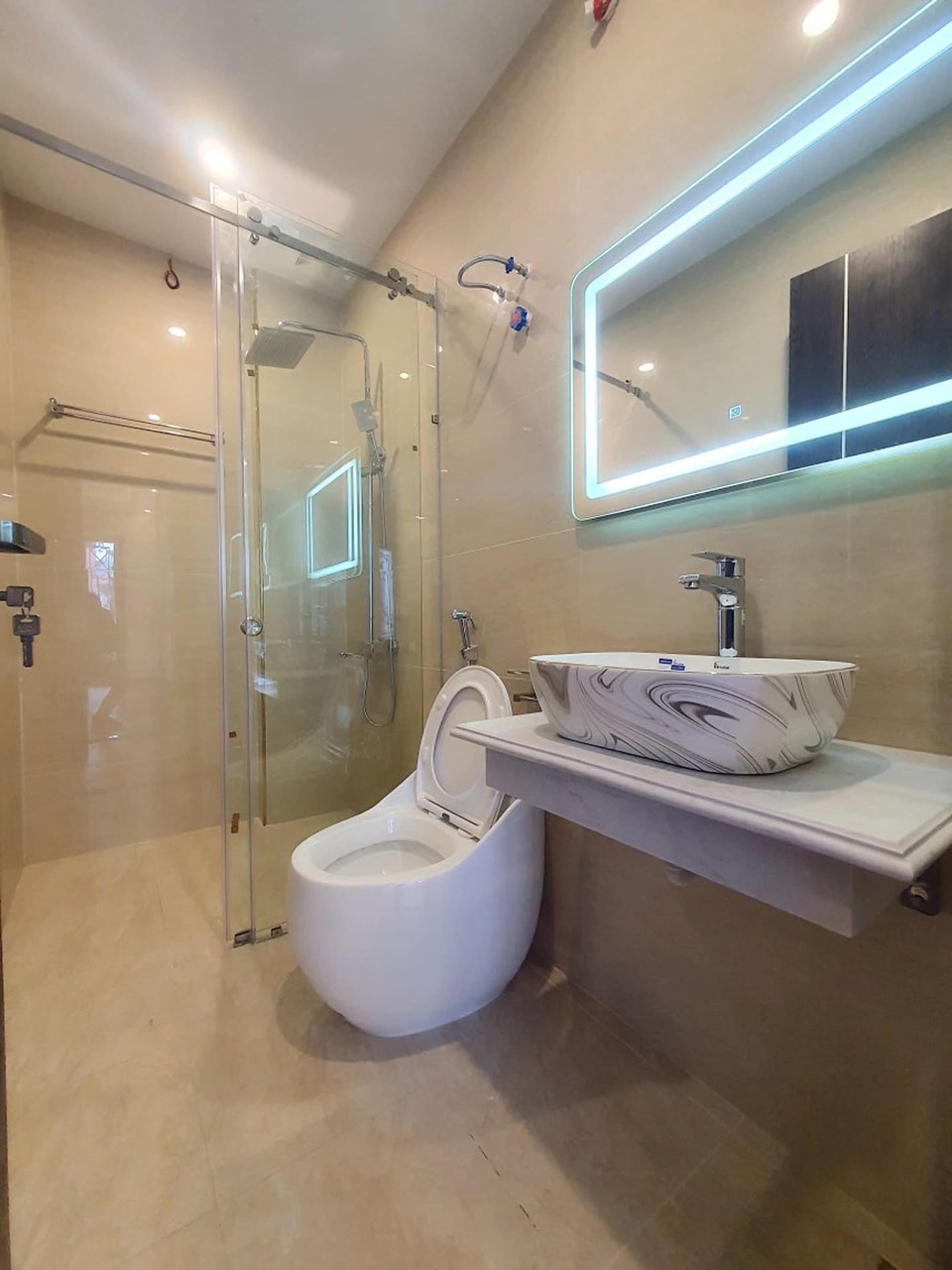 Bán nhà 4 tầng Vĩnh Niệm, Lê Chân, Hải Phòng ngay khu toà nhà 7 tầng Vũ Chí Thắng. Đ:10m