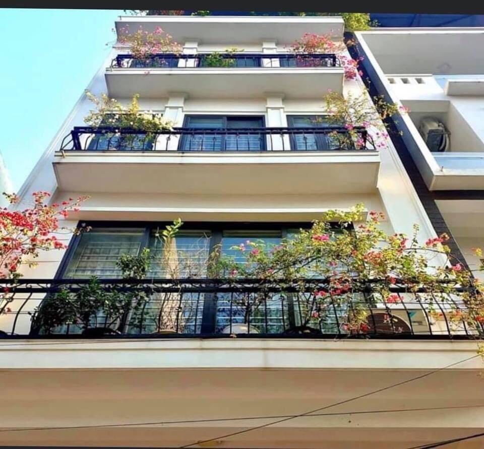 Hiếm 6 tầng thang máy phố Khương Đình 46m2 MT 4,5m, ô tô, kinh doanh