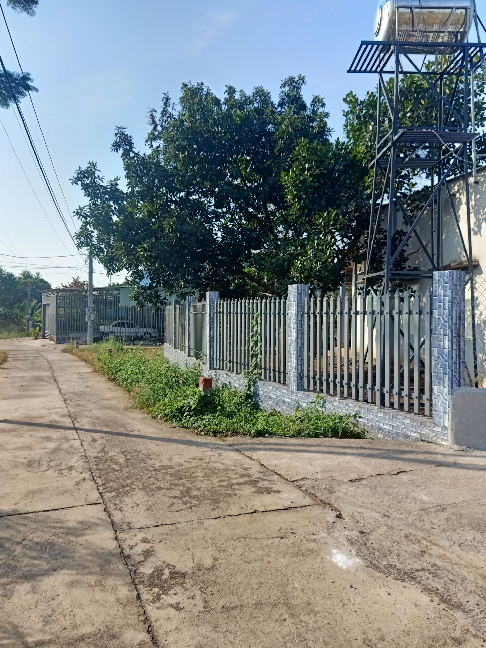 Cần bán ngôi nhà và đất 714m2 ngay UBND Xã Nghĩa Thành, Châu Đức,BR- VT.