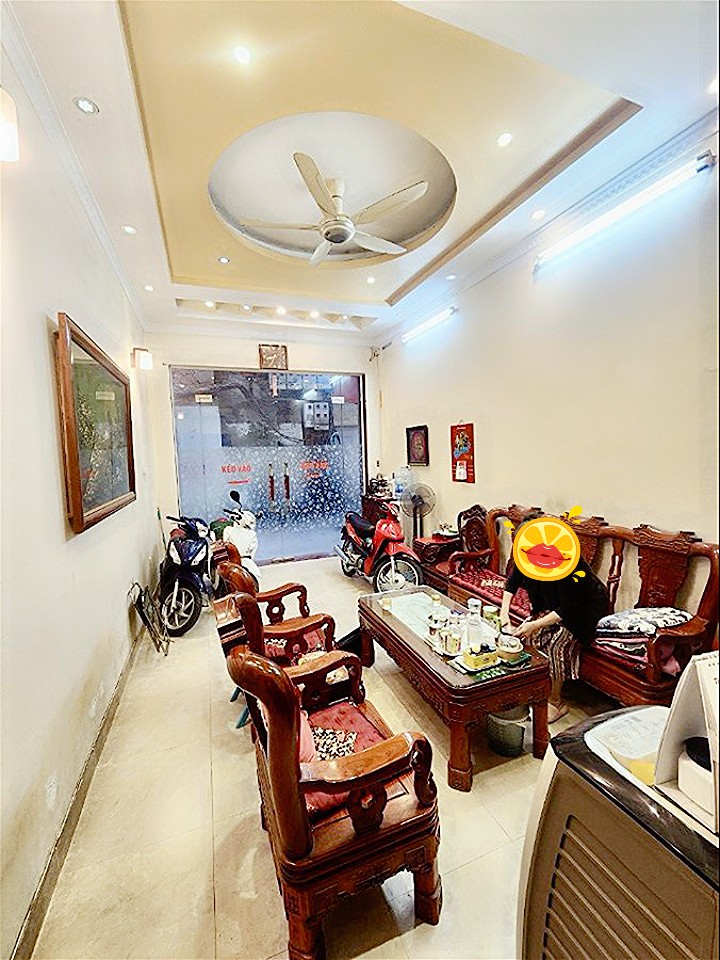 BÁN NHÀ CẦU GIÁY HÀ NỘI . NHÀ MẶT NGÕ THÔNG VÀI BƯỚC RA PHỐ CHÍNH , THOÁNG TRƯỚC SAU VỪA Ở VỪA KINH DOANH , DT 38M NHÀ