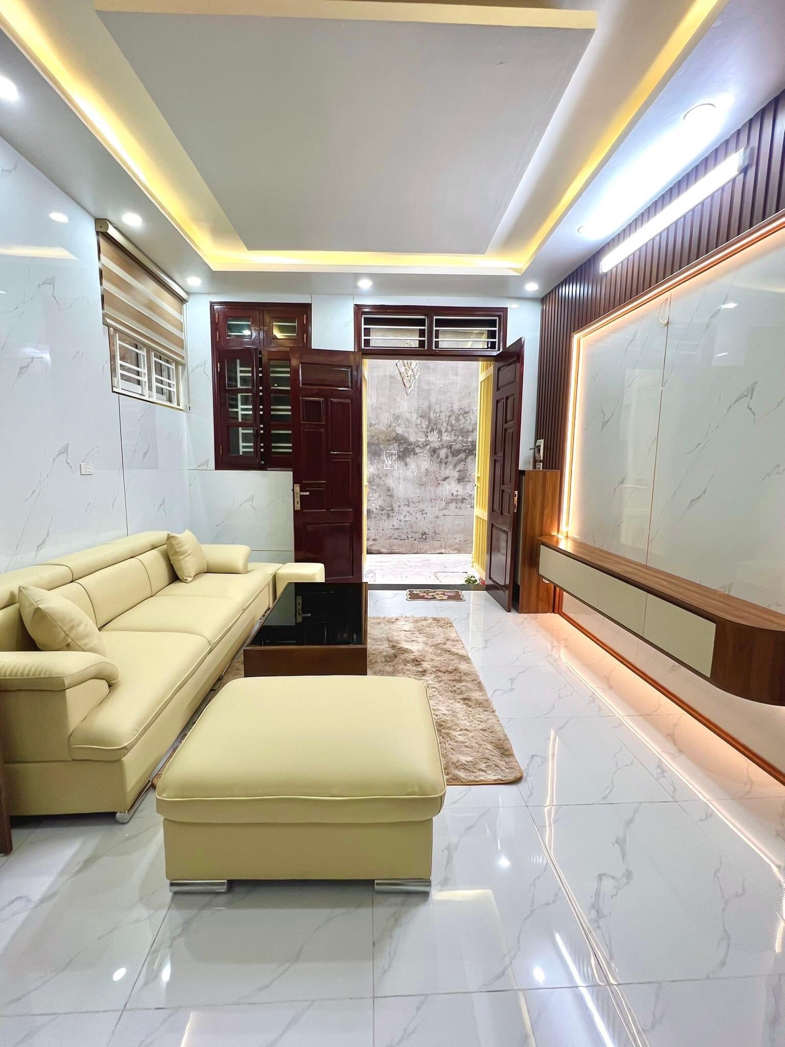 NHÀ ĐẸP PHÂN LÔ OTO ĐỖ CỬA TRẦN ĐẠI NGHĨA ,HBT 40M 4T NHỈNH 7 TỶ