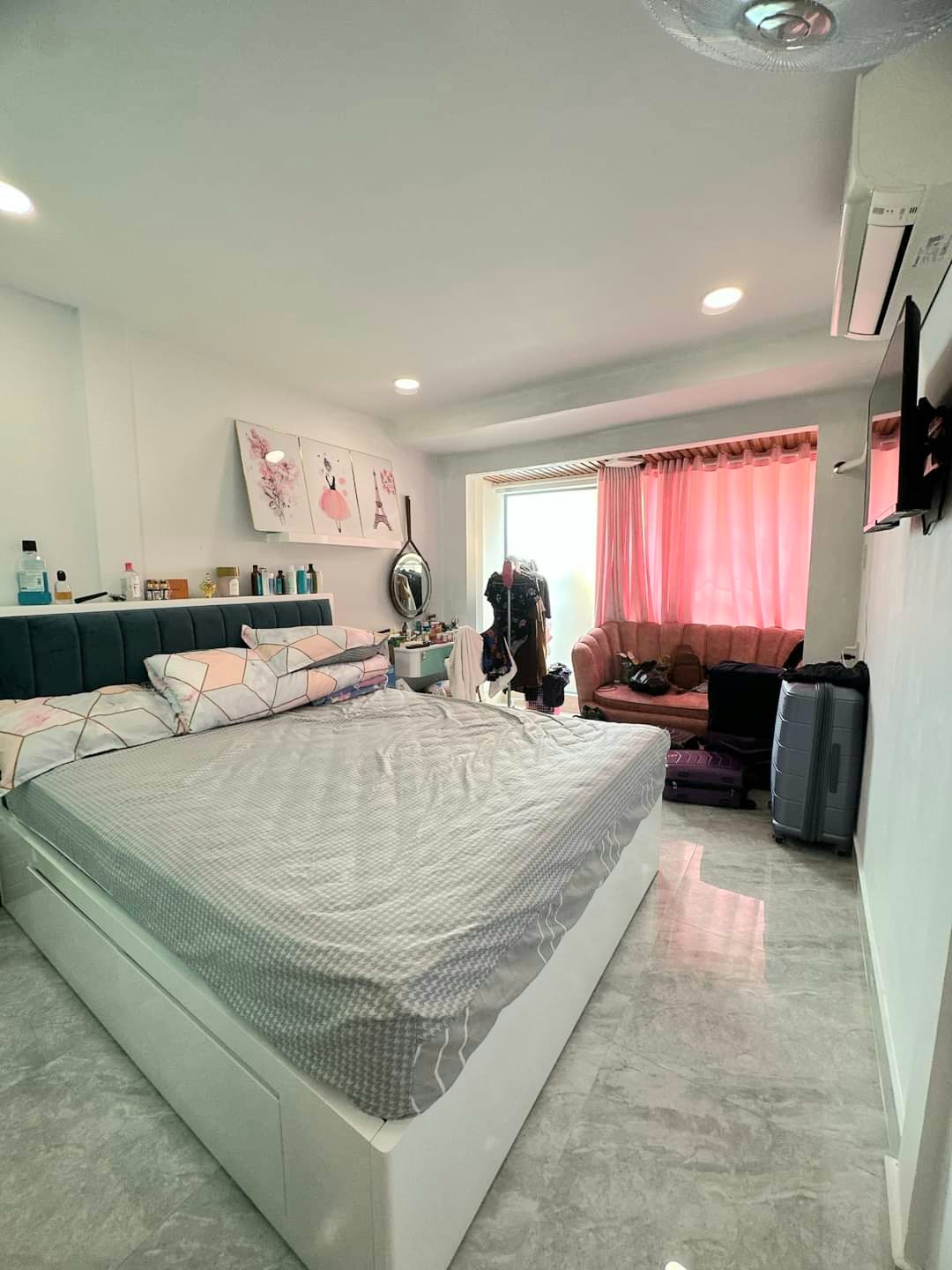 Nhà rẻ đẹp Hoàng Diệu đúc 4 tấm có 4 tỷ Q4-100 m Q1 giảm Lộc 150 triệu