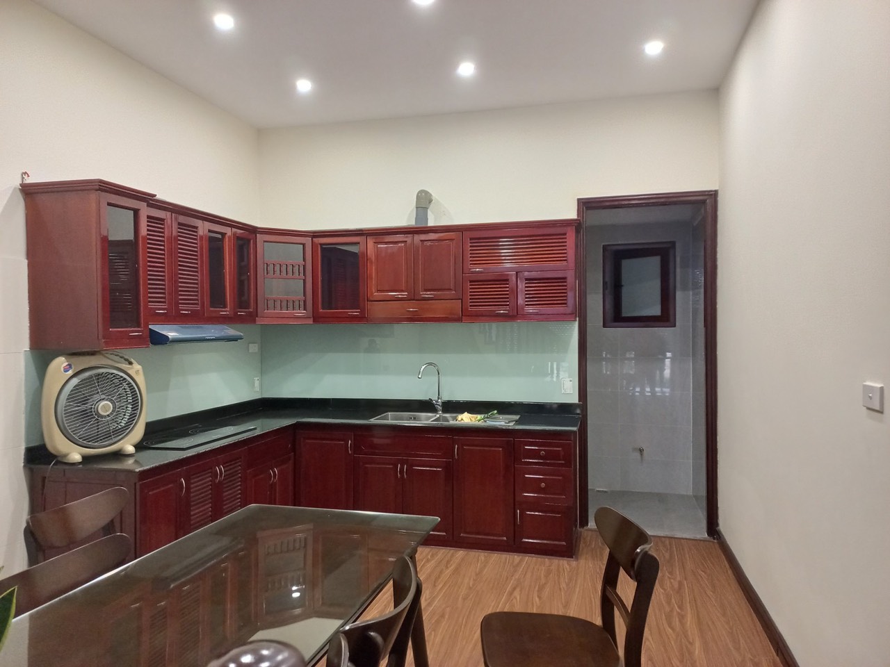 TRUNG TÂM BỒ ĐỀ, GARA Ô TÔ, NHÀ MỚI ĐẸP, AN SINH ĐỈNH. CHỈ 100TR/M2