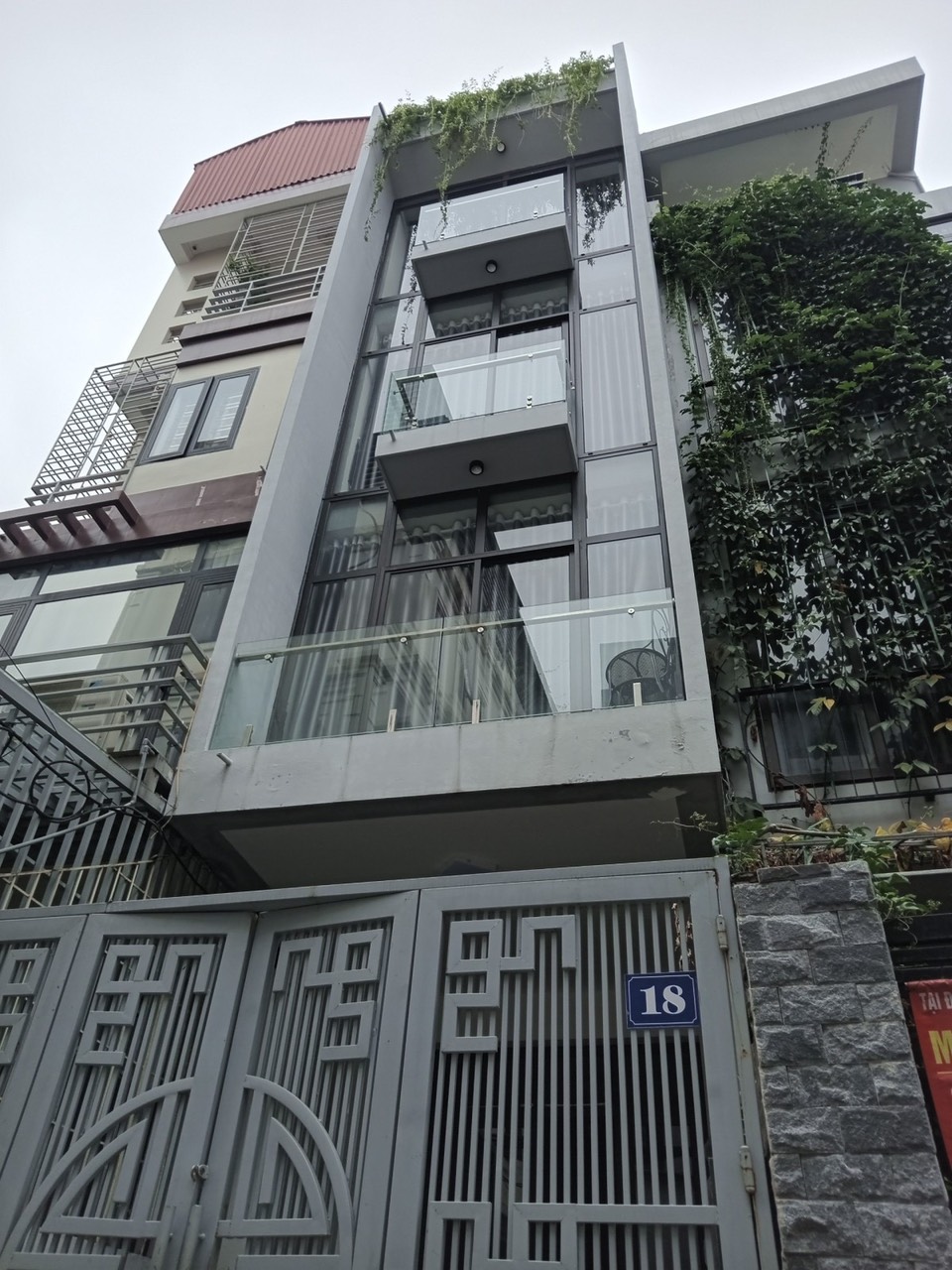 Ngõ ô tô phân lô nhà trải thảm nhựa mới, khu dân cư cao cấp 5 tầng chỉ nhỉnh 6 tỷ lh 0903218659