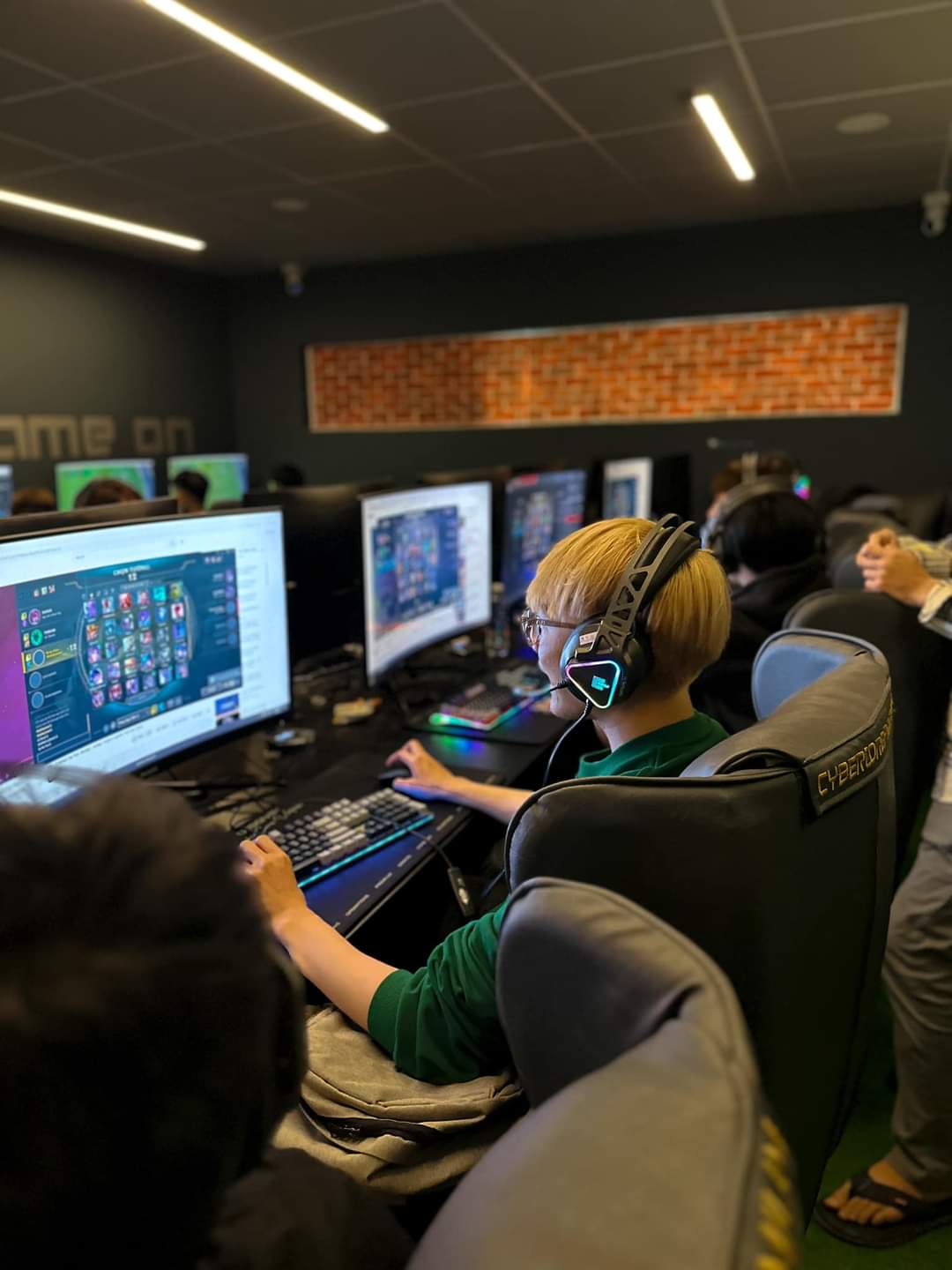 Sang nhượng quán nét, hơn 50 máy 97B, Đường Tăng Nhơn Phú, Phường Phước Long B, TP. Thủ Đức - Quận 9, TP.HCM