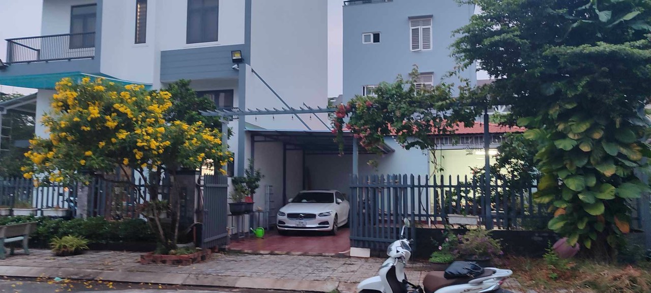 BÁN ĐẤT KDC GIA HÒA, TẶNG CĂN NHÀ - NƠI ĐÁNG SỐNG, YÊN TĨNH, CÂY XANH THOÁNG MÁT. ĐƯỜNG TRƯỚC NHÀ 15M CÓ VỈA HÈ.