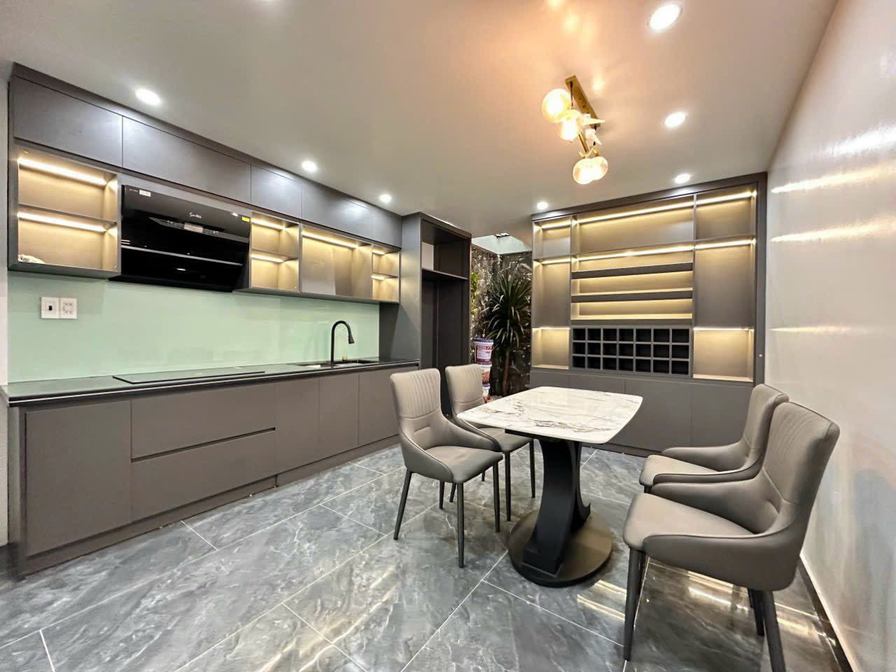 Bán nhà đẹp 4 tầng 65m2 ô tô đỗ cửa ngay Trần Nguyên Hãn, Lê Chân, Hải Phòng. Giá: 5,45 tỷ