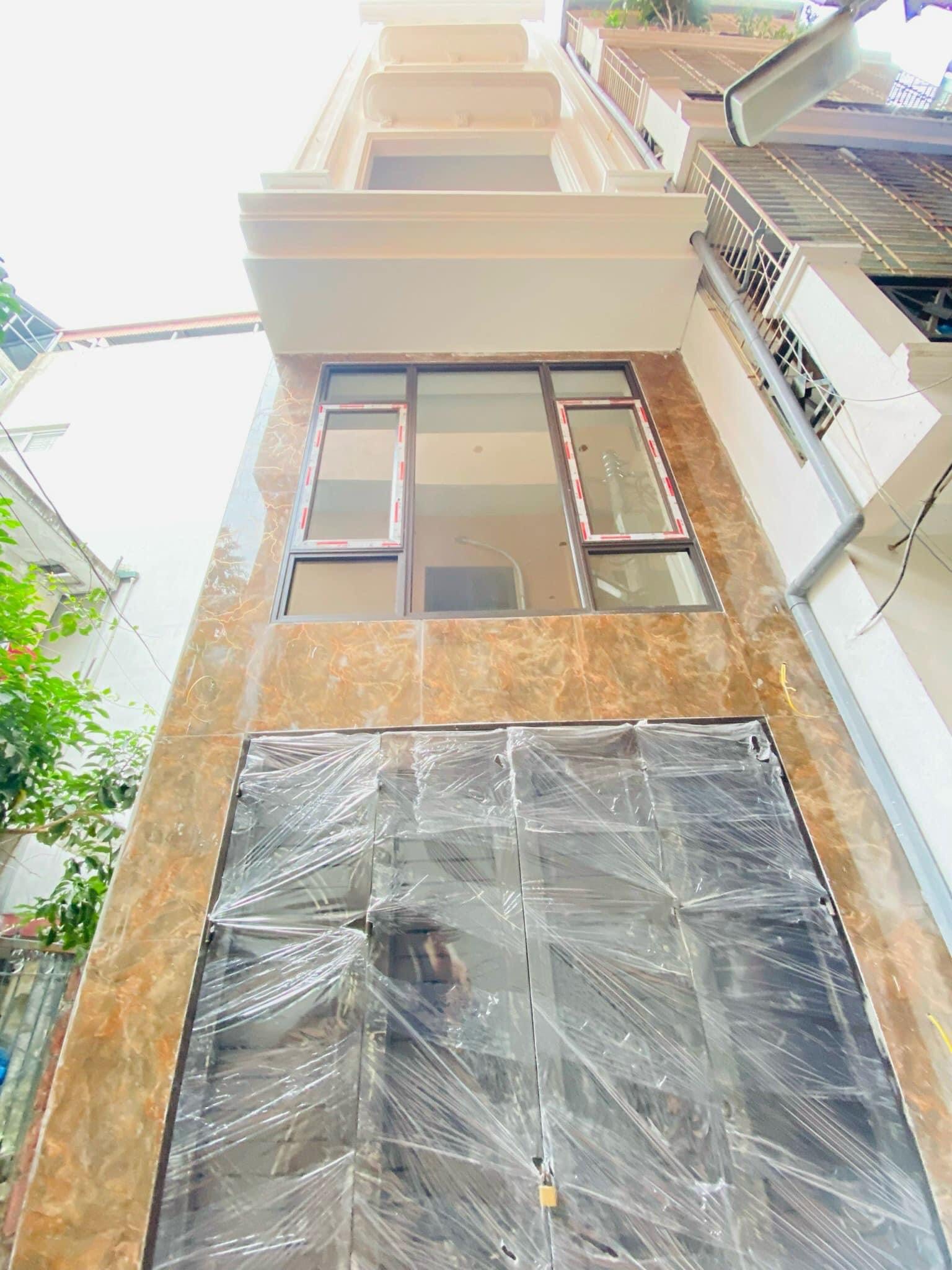 GẤP BÁN 6 TẦNG MỚI NGUYỄN KHANG, CG, 33M, MT 3,5M, NỞ HẬU, LÔ GÓC, BAGAC TRÁNH, GIÁ 5,2 TỶ