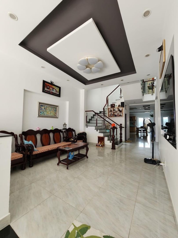 Nhà đẹp TT Q2- ngay Nguyễn Duy Trinh -sát Q1-3 tầng 98M2 (4,2x23)M GIÁ 7,4 TỶ