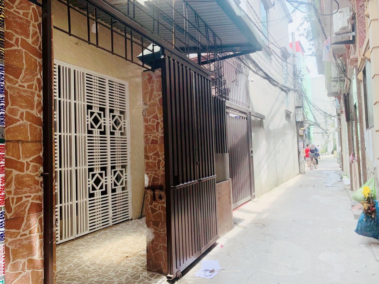 Bán nhà ngõ 302 Văn Cao, diện tích 47m 2.5 tầng GIÁ 2.1 tỉ gần Cầu Rào