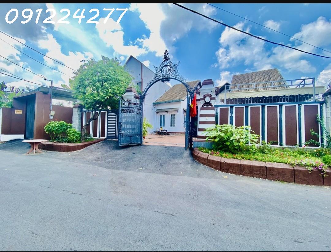 CẦN BÁN GẤP BIỆT THỰ ĐẲNG CÂP 865M2 NGANG 19M 2 TẦNG 9PN ,10WC ,CÓ HỒ BƠI ,HỒ CÁ KOI , GARA O TÔ ,GIÁ CHỈ 40 TỶ ,