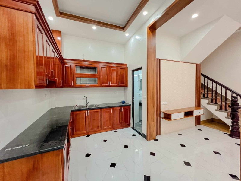 CẦN BÁN NHÀ ĐẸP Ở NGAY QHOANG MAI , NGÕ THÔNG RỘNG THOÁNG 50M4T CHỈ GẦN 4 TỶ