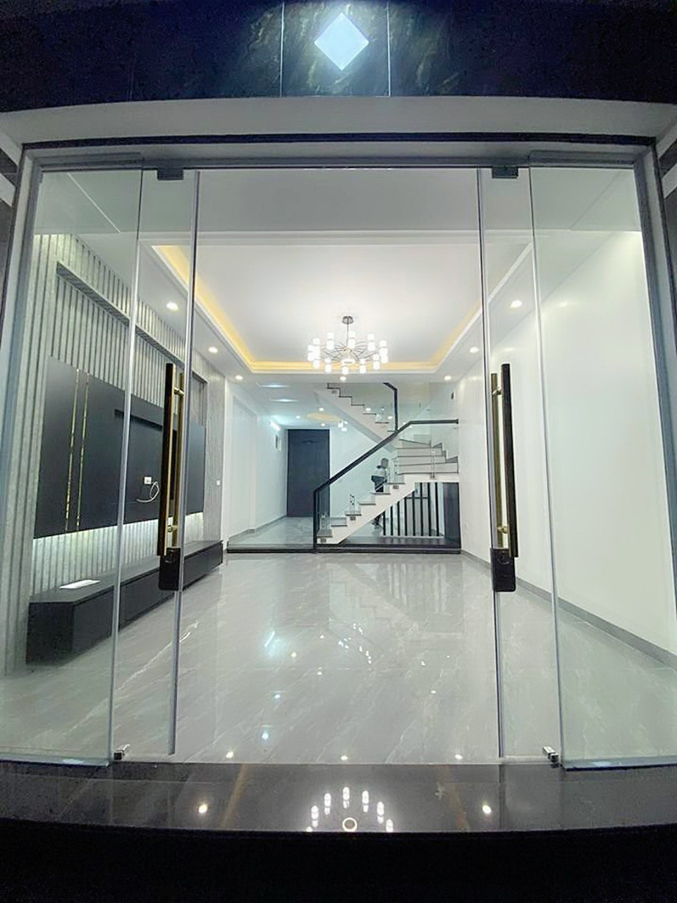 Bán nhà mặt ngõ Thiên Lôi, diện tích 54m 4 tầng GIÁ 3.95 tỉ mới đẹp chất lượng cao