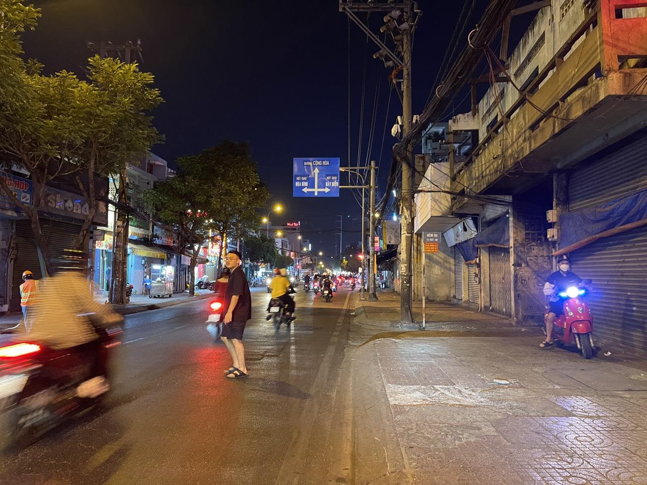 ( GẤP) BÁN NHÀ P9 Q TÂN BÌNH - NGANG LỚN (5.7x21) NỞ HẬU- CÓ HẦM GARA Ô TÔ