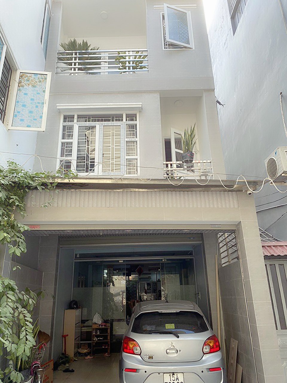 Bán nhà Miếu Hai Xã, diện tích 70m 3 tầng GIÁ 4.1 tỉ, ô.tô để trong nhà, độc lập