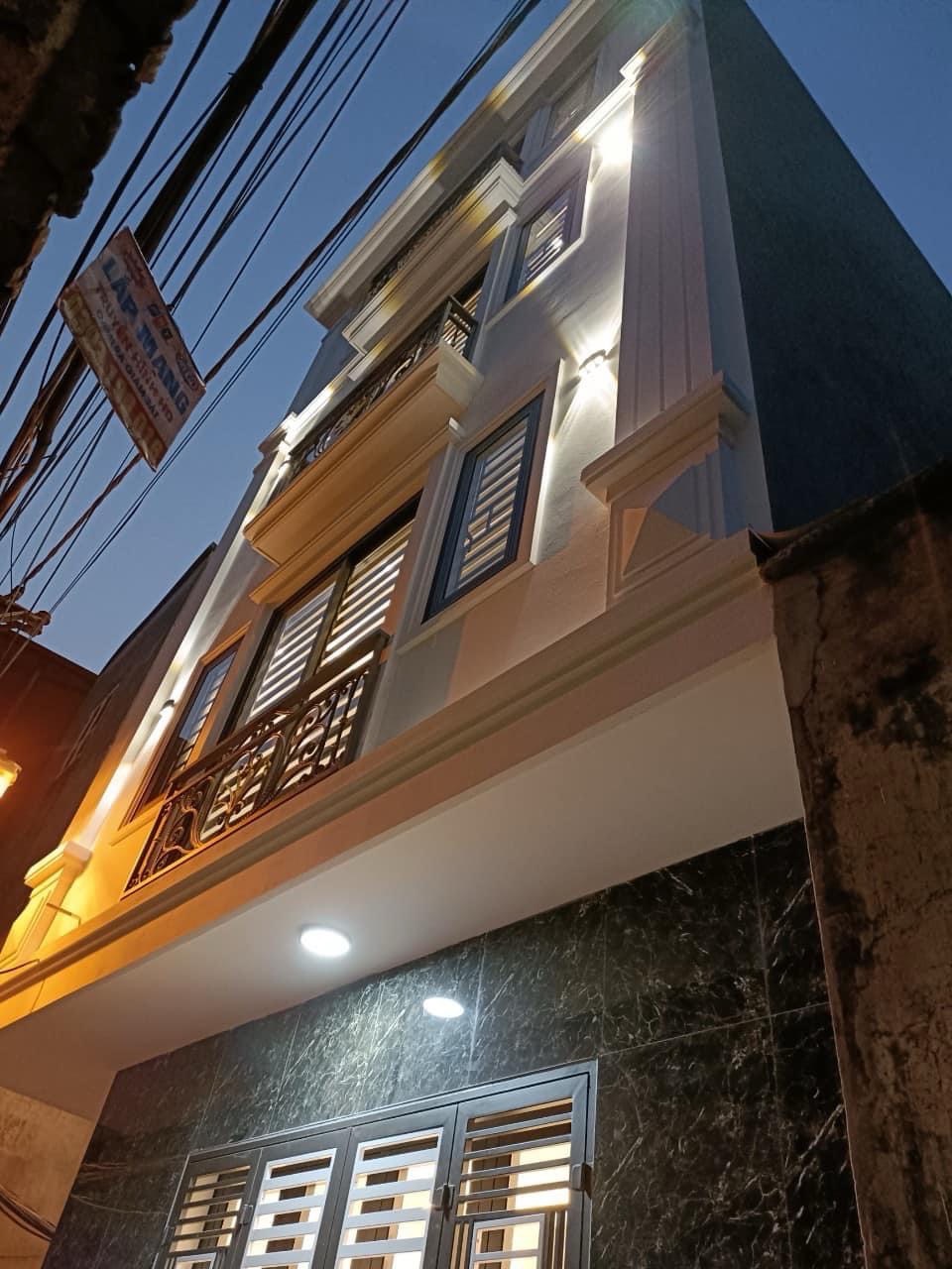 NHÀ MỚI PHỐ NGÔ GIA TỰ - LONG BIÊN - 52M - 4 TẦNG - 4 NGỦ - GẦN BÃI GỬI XE - CẠNH BIG C LONG BIÊN - 4,1 TỶ