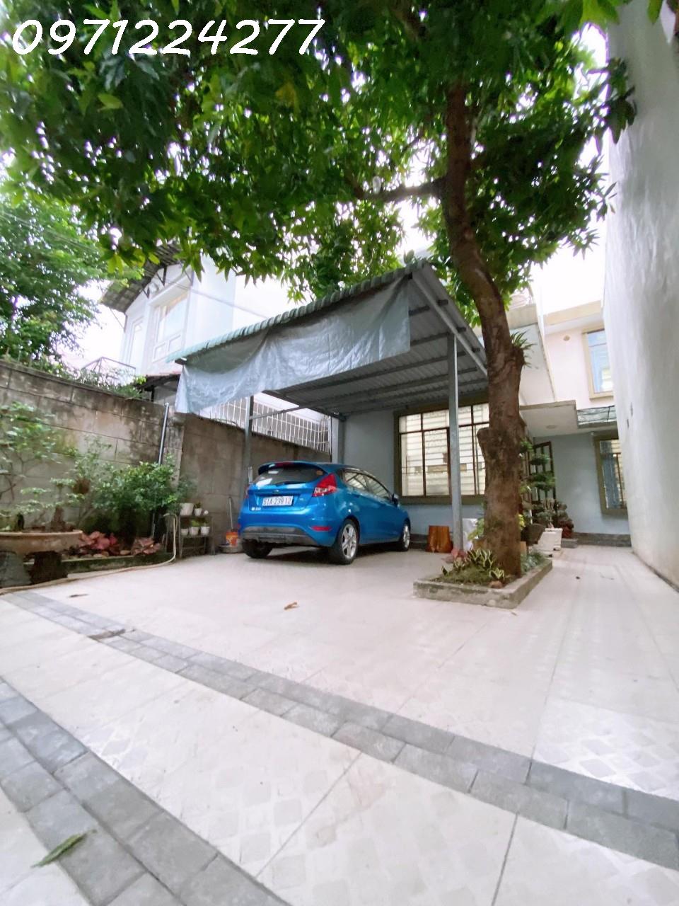 BÁN NHÀ MẶT TIỀN - BÌNH TRƯNG TÂY - THỦ ĐỨC 210M2 2 TẦNG VỚI 5PN SÂN TRƯỚC ĐỖ DC NHIỀU Ô TÔ ,GIÁ CHỈ 15 TỶ