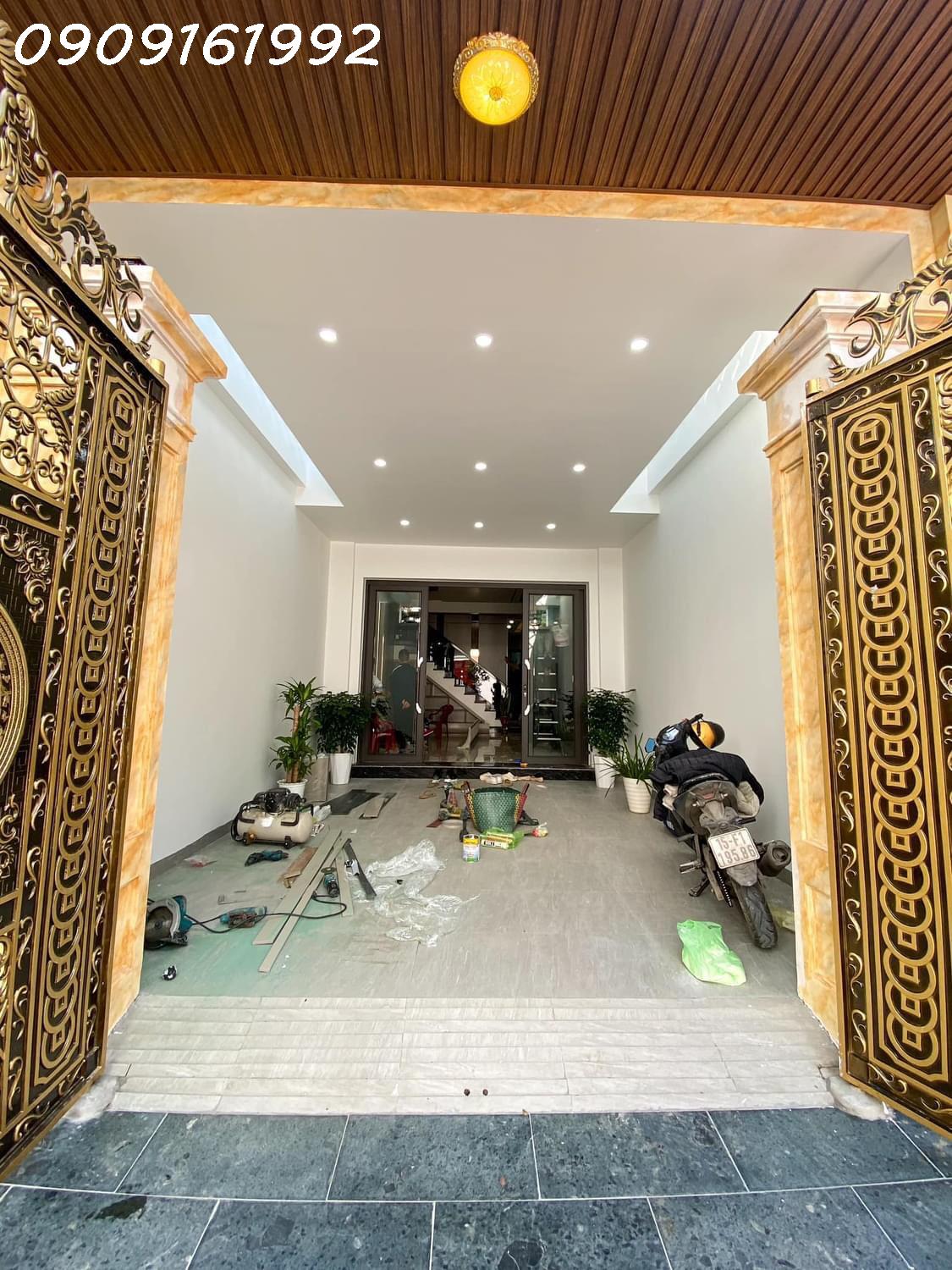 Nhà độc lập 90m2 thang máy nhập khẩu đẳng cấp khu phân lô Quán Nam