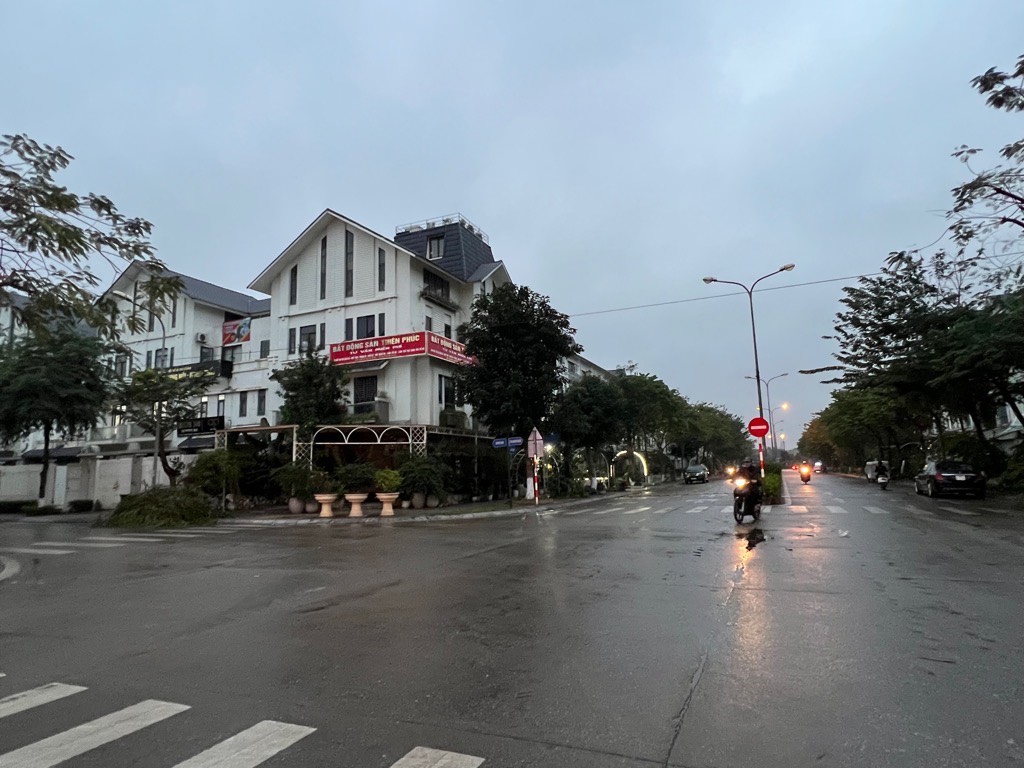 Bán nhà TT Nam Từ Liêm - Mặt Phố -Ô tô-Lô Góc 130m x 5T x MT 20m