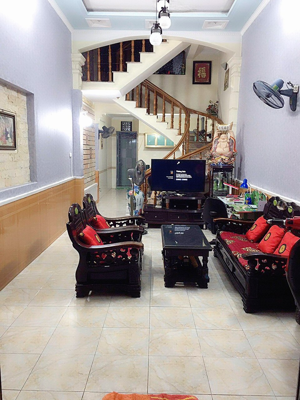 Bán nhà ngõ 263 Lạch Tray, diện tích 58m 3 tầng GIÁ 3.1 tỉ sân cổng riêng