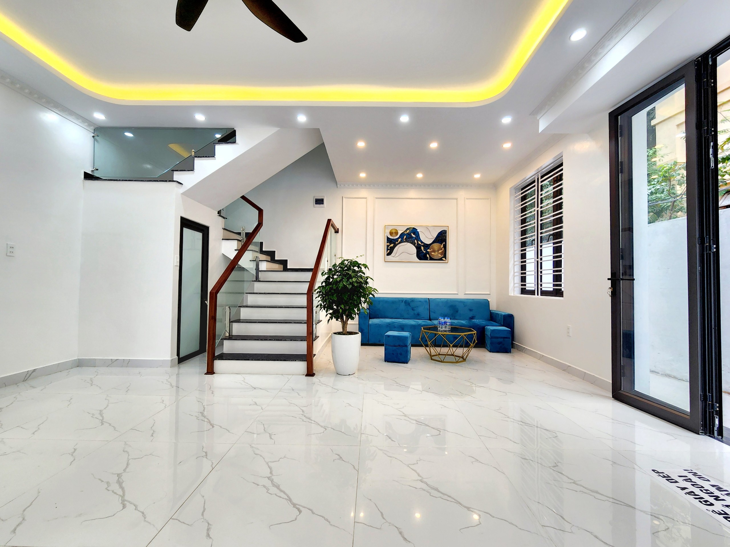 BÁN NHÀ 193 VĂN CAO 3 TẦNG LÔ GÓC NGÕ RỘNG GIÁ CHỈ HƠN 2 TỶ NHÀ MỚI.