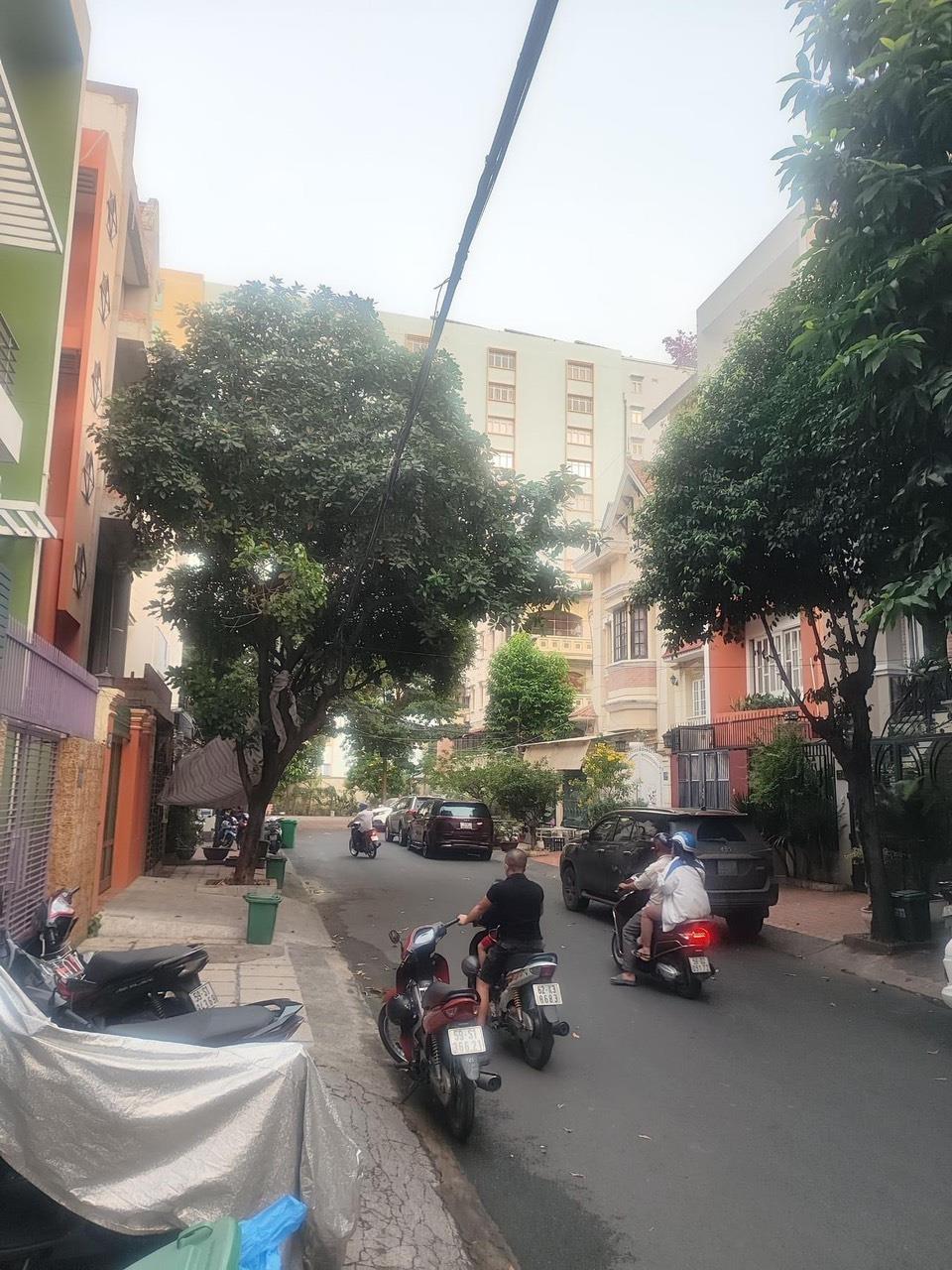 BÁN NHÀ P2 TÂN BÌNH - ( 5x20) PHONG CÁCH ÂU - TẶNG FULL NỘI THẤT - CÓ Ô CHỜ THANG MÁY SẴN