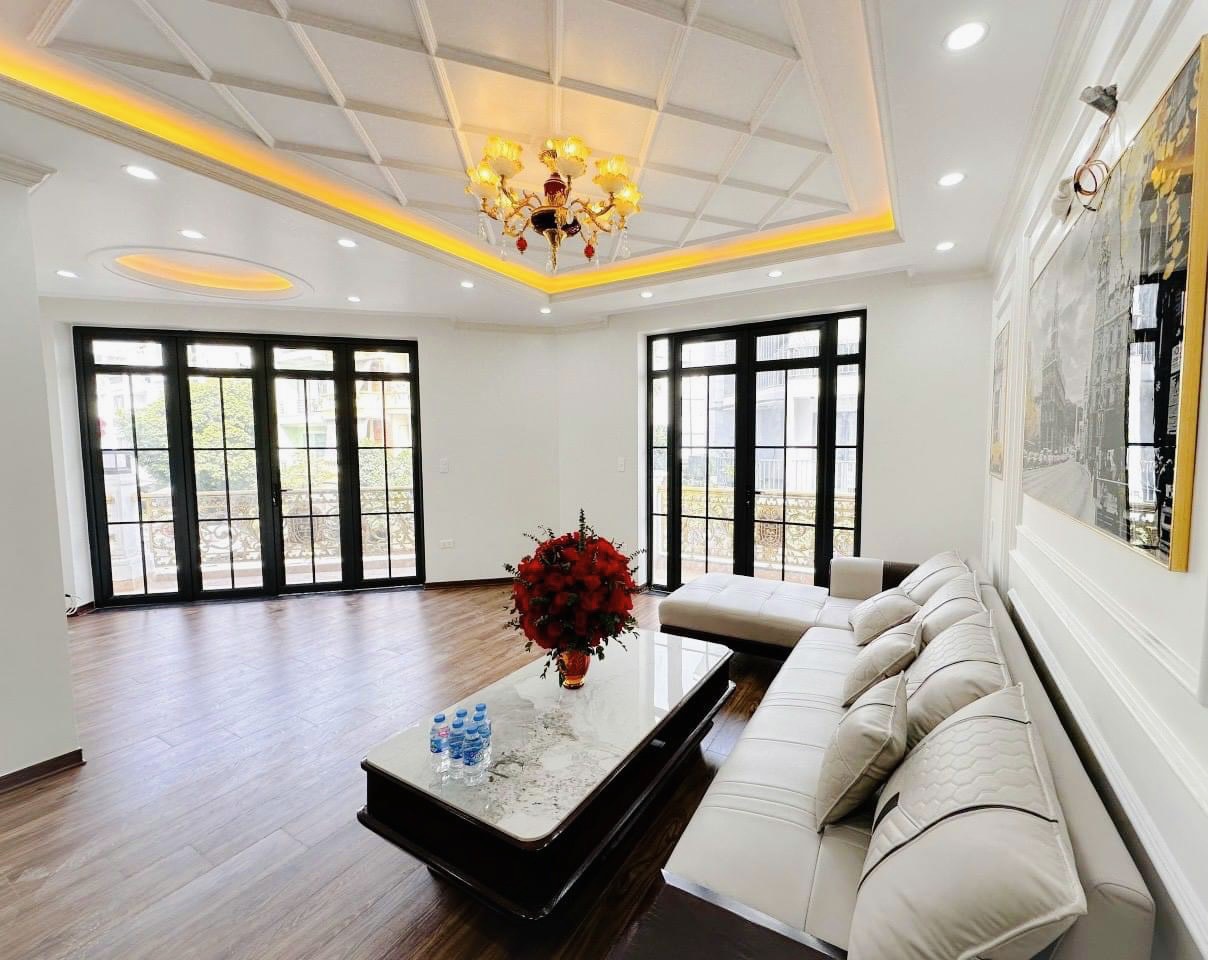 Bán Nhà 5 tầng - 3 mặt tiền - giá cực tốt ngay trung tâm Sở Dầu, Hồng Bàng, Hải Phòng.