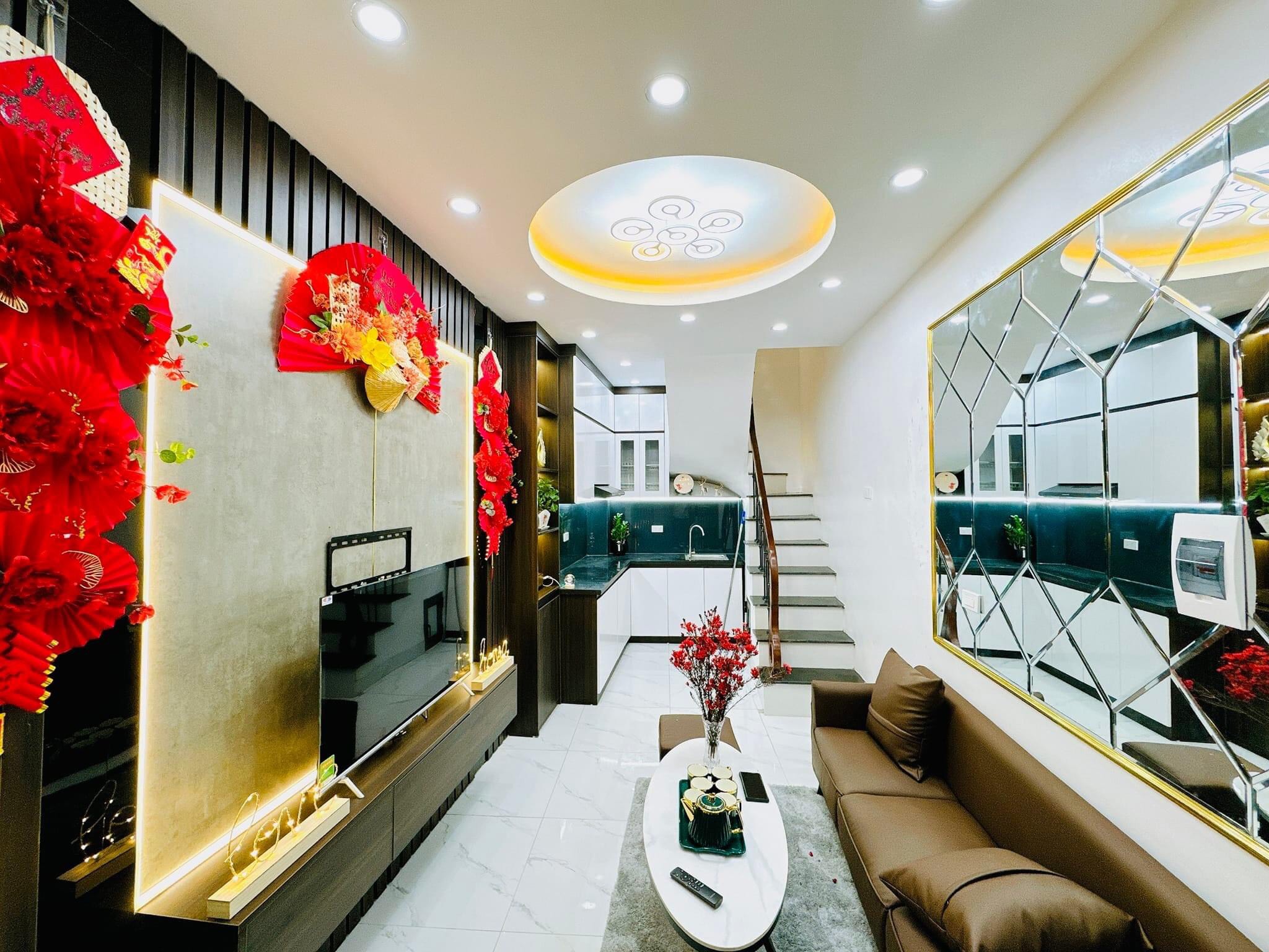 HIẾM CHỈ 2,68 TỶ NHÀ 4 TẦNG NGÕ 79 CẦU GIẤY , SỔ VUÔNG VẮN, 19M, CÁCH Ô TÔ TRÁNH 40M,