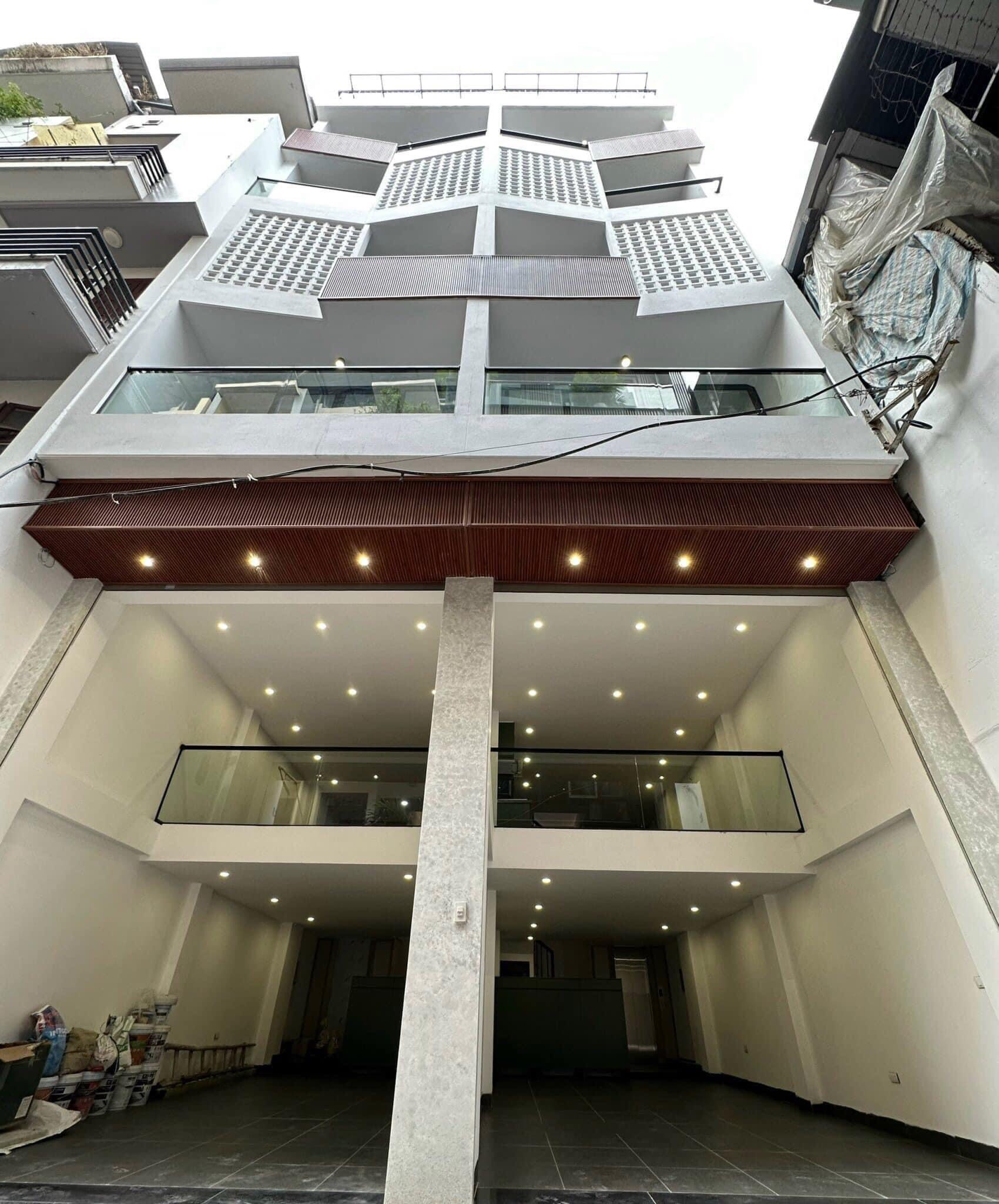 7 TẦNG THANG MÁY LÁNG HẠ, 50M, MT 4M, PHÂN LÔ, OTO TRÁNH VÀO NHÀ, GẦN PHỐ, GIÁ 11,9 TỶ