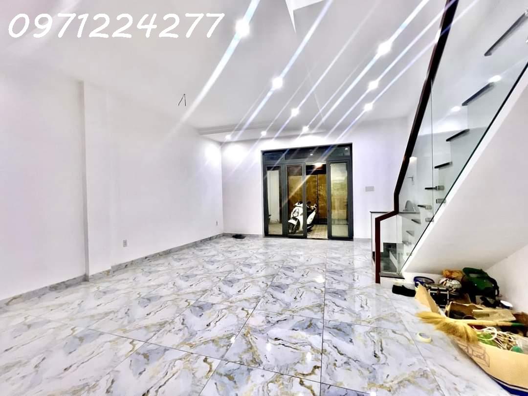 CÀN BÁN NHÀ ĐƯỜNG SỐ 11 TRƯỜNG THỌ - THỦ ĐỨC 81M2 [ 5.4 X 15 ] 3 TẦNG 4PN - HOÀN CÔNG ĐỦ - XE HƠI NGỦ TRONG NHÀ [ GIÁ