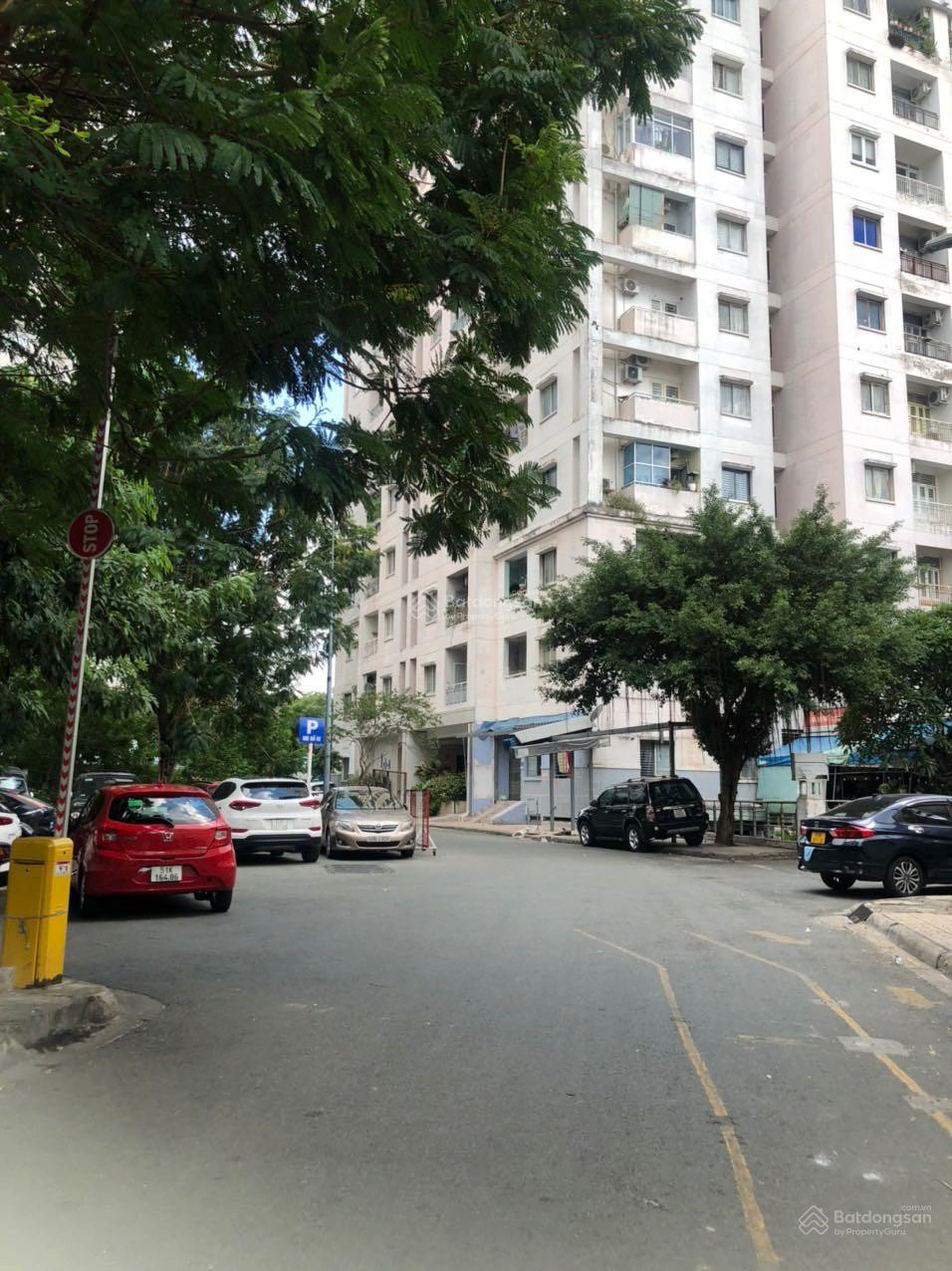 Chính chủ Cần Bán lô góc tầng 1 lô 5 chung cư Phú Thọ Q11