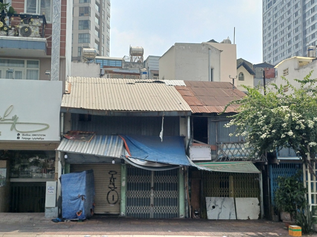 Bán nhà mặt tiền Bến Vân Đồn Quận 4 gần cầu Khánh Hội .Vị trí vô cùng tiềm năng giá trị có thể nhân 2 nếu xây mới