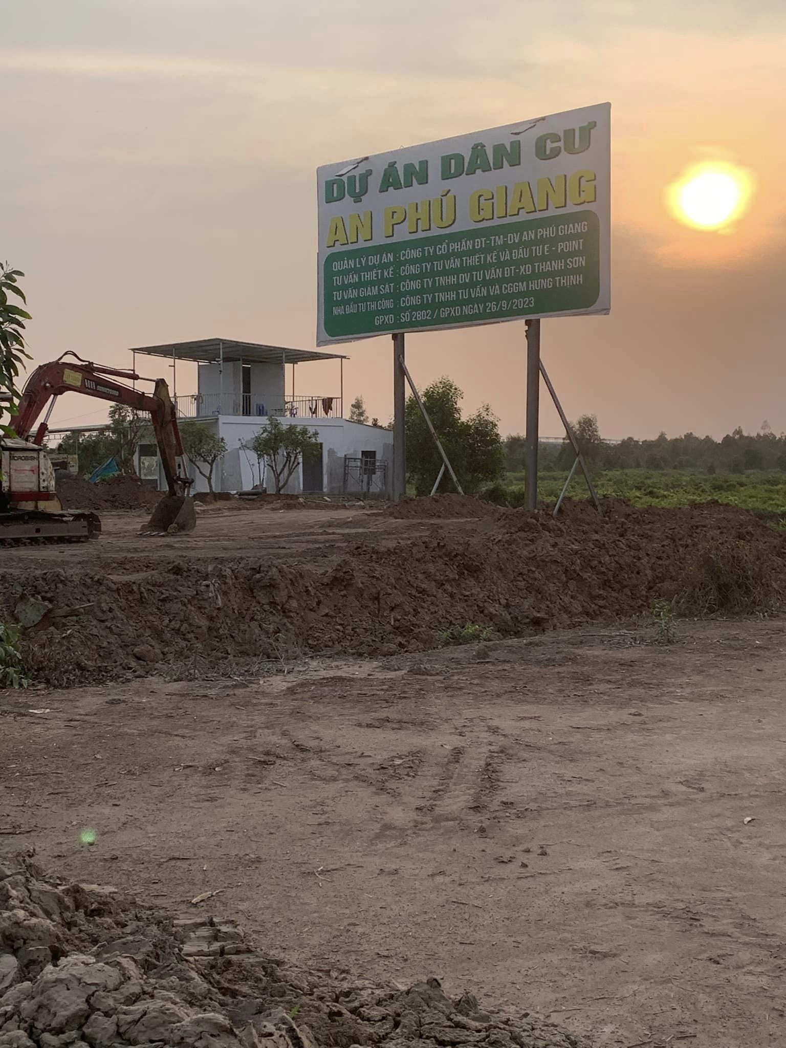 Bán miếng đất ngay kcn Long Giang. Đường 7m đang lên nhựa.