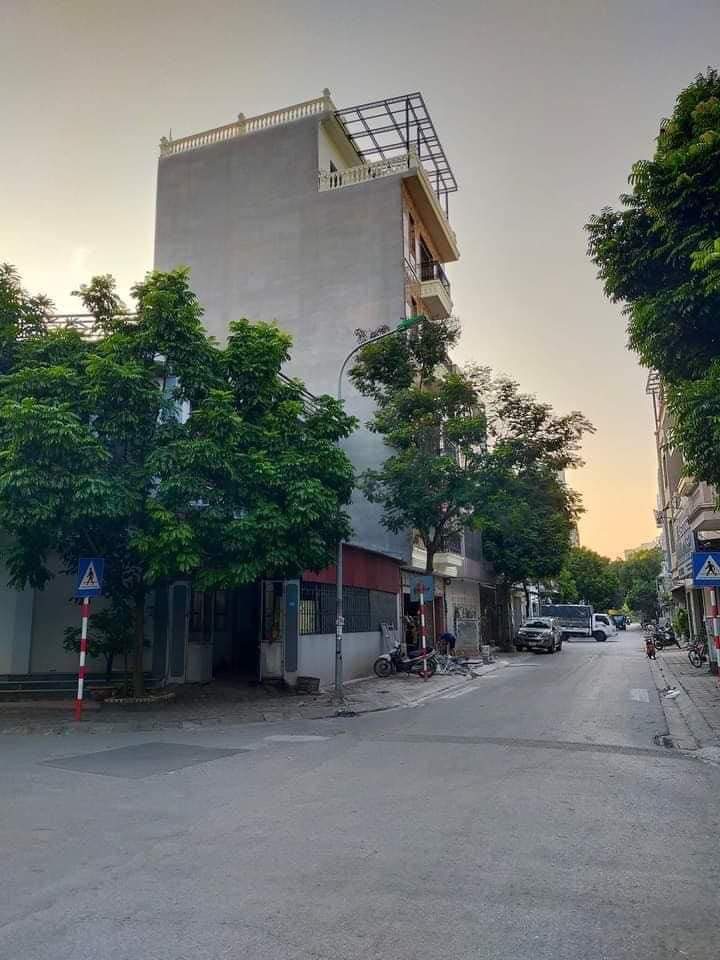 Siêu Phẩm, KĐT Việt Hưng - Phố Nguyễn Văn Hưởng, 75m x 6 Tầng, Mt 7m. Giá 18 tỷ.