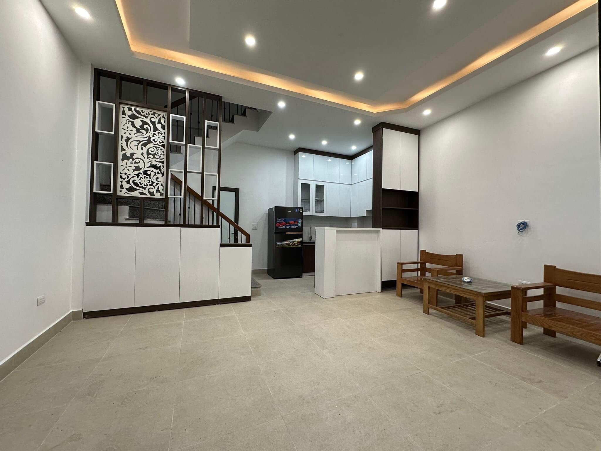 GẤP GIẢM 350TR NHÀ 5T KIM MÃ, BĐ, 33M, MT 5,5M, NGÕ RỘNG BAGAC, FULL ĐỒ, GIÁ 3,9 TỶ CÓ TL