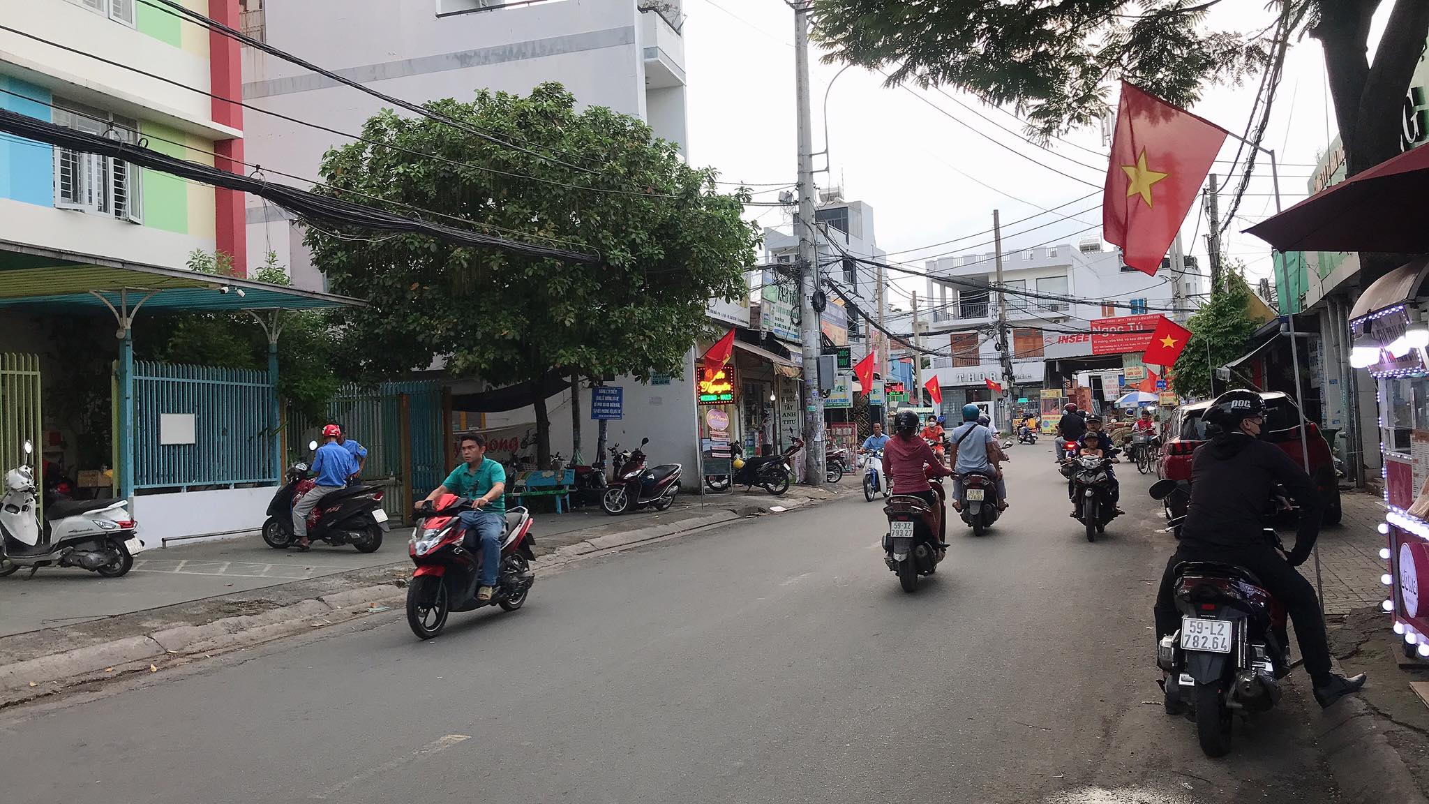 HÊM 1/ KHA VAN CÂN PHƯỜNG LINH ĐÔNG SÁT VỚI PHẠM VĂN ĐỒNG