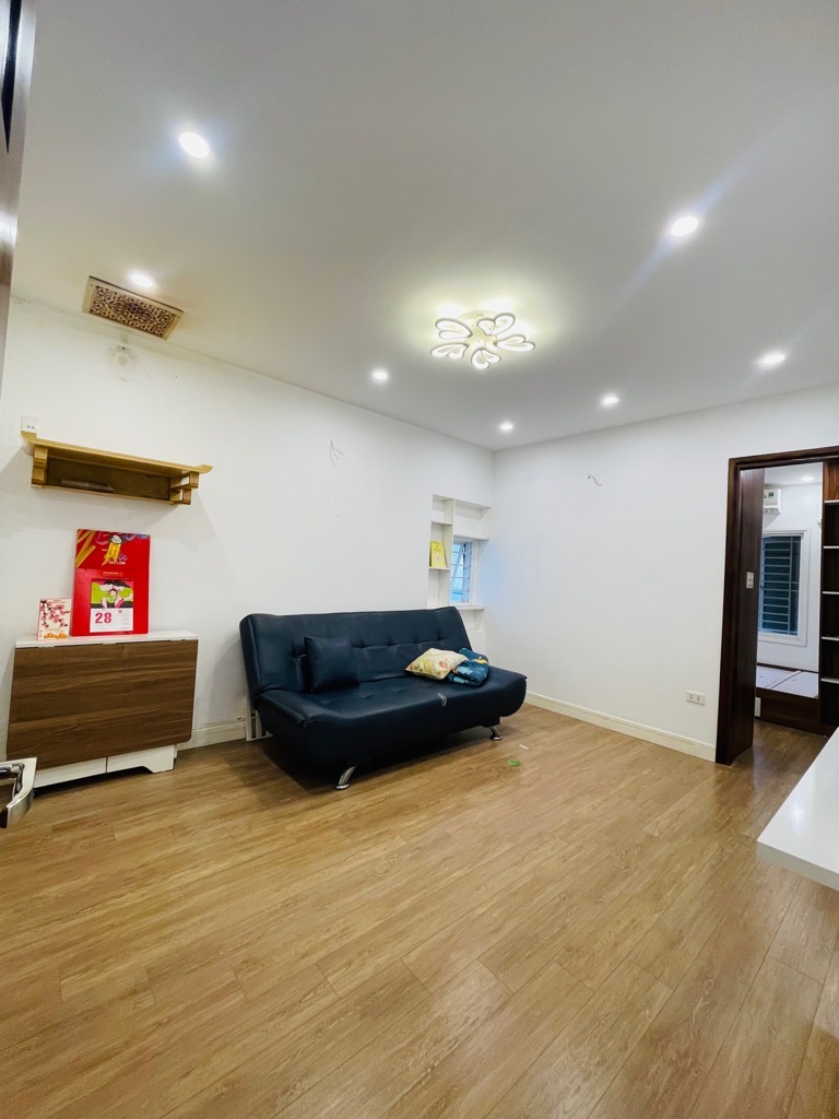 Nhà TT Giải Phóng oto đỗ cửa, sdcc 60m chỉ 2 tỷ