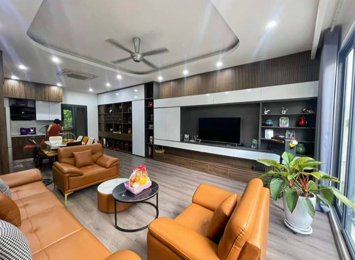 Nhà Đặng Thùy Trâm Cầu Giấy 78m*5T nhỉnh 18 tỷ, phân lô, ô tô tránh, kinh doanh