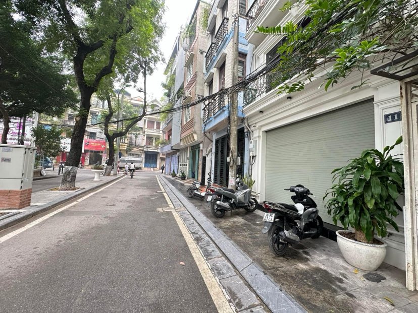 Nhà Cầu Giấy view Hồ, gần phố vỉa hè rộng, 6 tầng thang máy, Gara ô tô kinh doanh