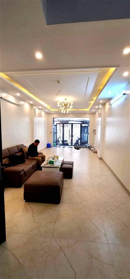 7 Tầng thang máy, ngõ nông, thông gần phố đạp xe 2 phút ra Hồ Tây phố Võ Chí Công 0981858892