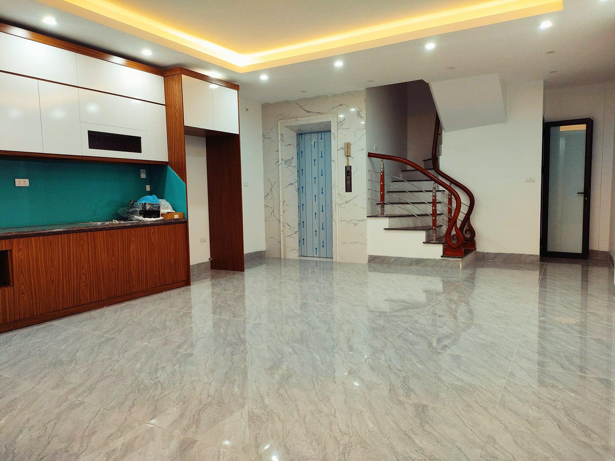 nhà 6T thang máy phố Dương Quảng hàm, Cầu GIấy kia moỏning đỗ cửa 0569766799