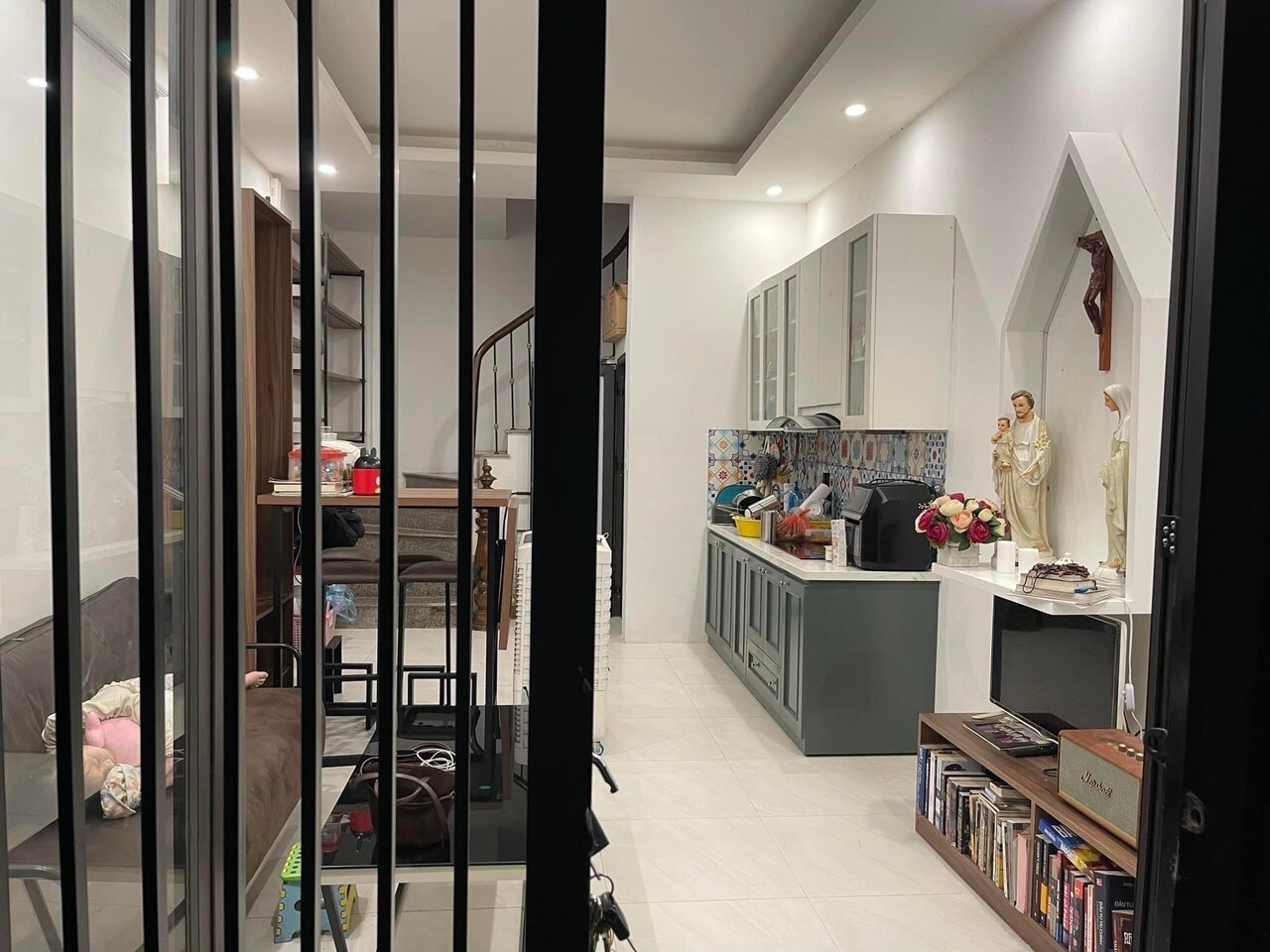 Nhà xinh tặng nội thất, ngõ xe máy, gần phố, trung tâm, Nguyễn Văn Cừ, 40M, 3.4x tỷ