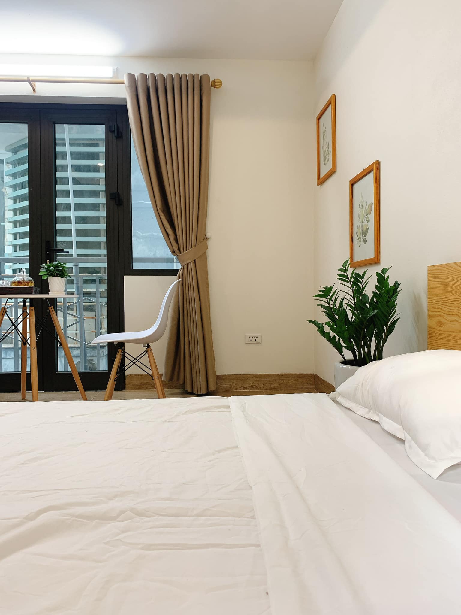 ĐẲNG CẤP, 1.7 tỷ/năm, Ô TÔ ĐỖ, 10 tầng 2 thang máy 25 Tỷ Miếu Đầm