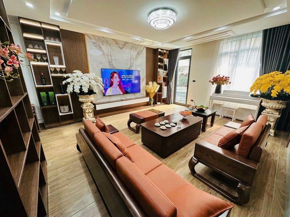 BÁN NHÀ 6 TẦNG THANG MÁY - KHU PHÂN LÔ HOÀNG VĂN THÁI