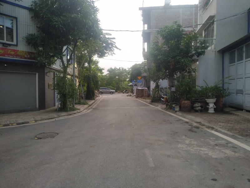 ĐẤT PHÂN LÔ GIANG BIÊN - HẰNG XÓM VIN HOMES - Ô TÔ TRÁNH - VỈA HÈ – KINH DOANH