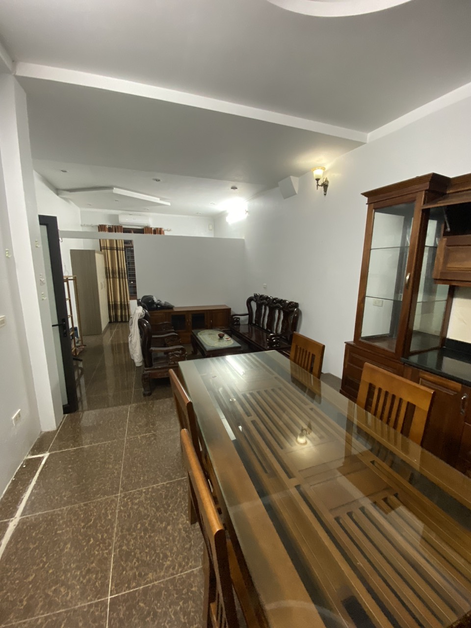 Cho thuê Căn hộ dịch vụ 1N,1K tại Số 98 ngõ 116 Phan Kế Bính, Cống Vị, Ba Đình. Chỉ 6tr
